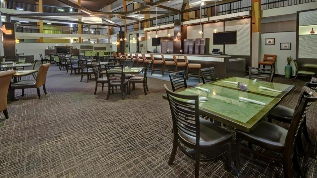 孟菲斯机场假日酒店-会议中心 外观 照片